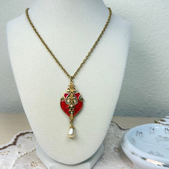 Vintage 70s Coro Red Enamel Gold Tone Pendant Necklace Romantic Goth Victorian - Picture 8 of 8